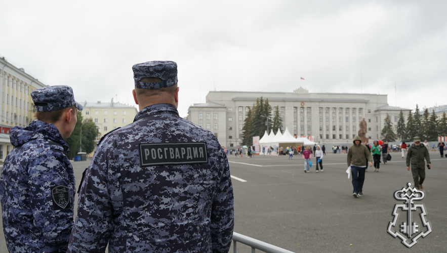 КИРОВСКИЕ РОСГВАРДЕЙЦЫ ОБЕСПЕЧИЛИ ОБЩЕСТВЕННЫЙ ПОРЯДОК И БЕЗОПАСНОСТЬ ГРАЖДАН В ДЕНЬ ФИЗКУЛЬТУРНИКА