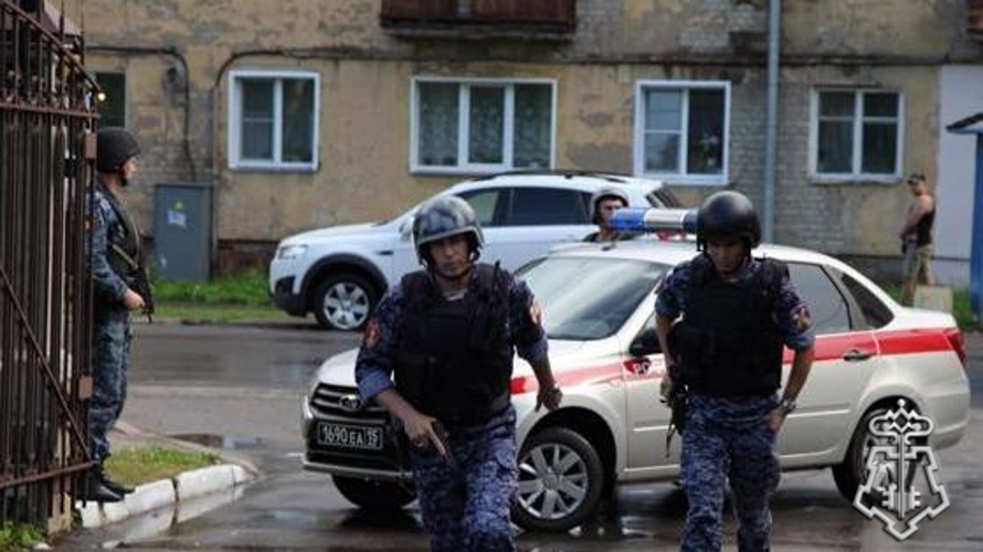 В КИРОВЕ РОСГВАРДЕЙЦЫ ЗАДЕРЖАЛИ ГРАЖДАНИНА НА ОХРАНЯЕМОМ ОБЪЕКТЕ
