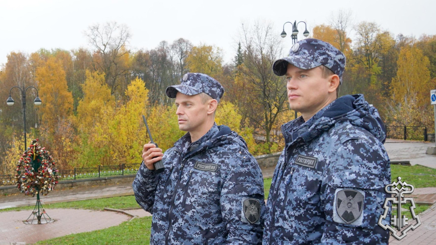 В КИРОВЕ РОСГВАРДЕЙЦЫ ЗАДЕРЖАЛИ ГРАЖДАНИНА ЗА ПОРЧУ ИМУЩЕСТВА КАФЕ
