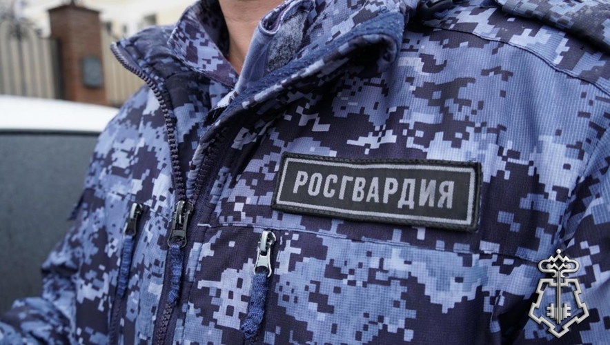В Кирове росгвардейцы задержали подозреваемого в грабеже