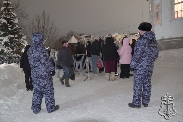 В Кировской области росгвардейцы обеспечивают безопасность граждан во время крещенских богослужений