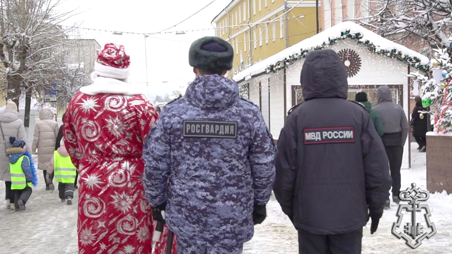 Росгвардейцы обеспечивают безопасность кировчан на прогулочной Спасской