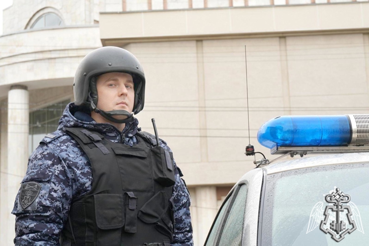 В Кирове росгвардейцы задержали подозреваемого в порче имущества