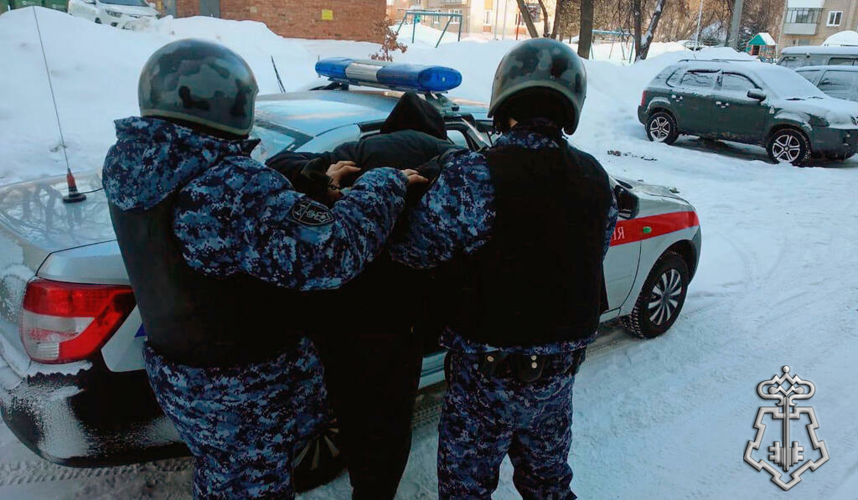 Кировские росгвардейцы задержали подозреваемых в нанесении побоев