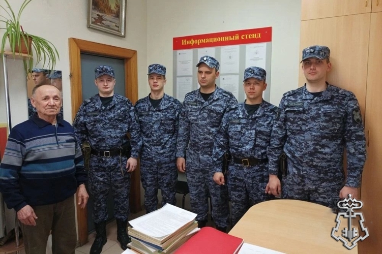 Ликвидатор чернобыльской аварии поделился воспоминаниями с омутнинскими росгвардейцами