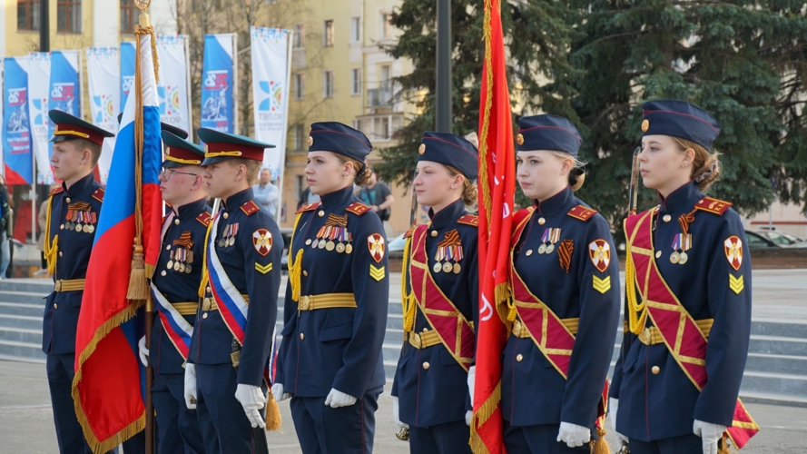 В Кирове подшефные росгвардейцев приняли участие в церемонии принятия Присяги (видео)