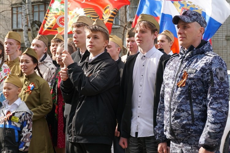 ГТРК "Вятка": кировские росгвардейцы присоединились к всероссийской акции "Концерт у дома ветерана"