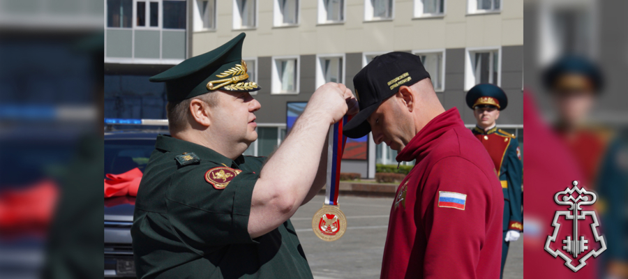 Заместитель директора Росгвардии генерал-полковник Василий Сонин поздравил победителей Всероссийского конкурса профессионального мастерства «Лучший по профессии» (видео)